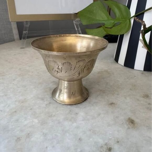 Small vintage brass goblet or dish - Picture 1 of 7